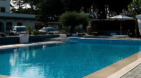 Castle Ξενοδοχείο 2*