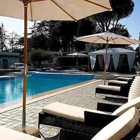 Castle Hotel 2*