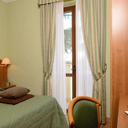 Hotel Castle 2*